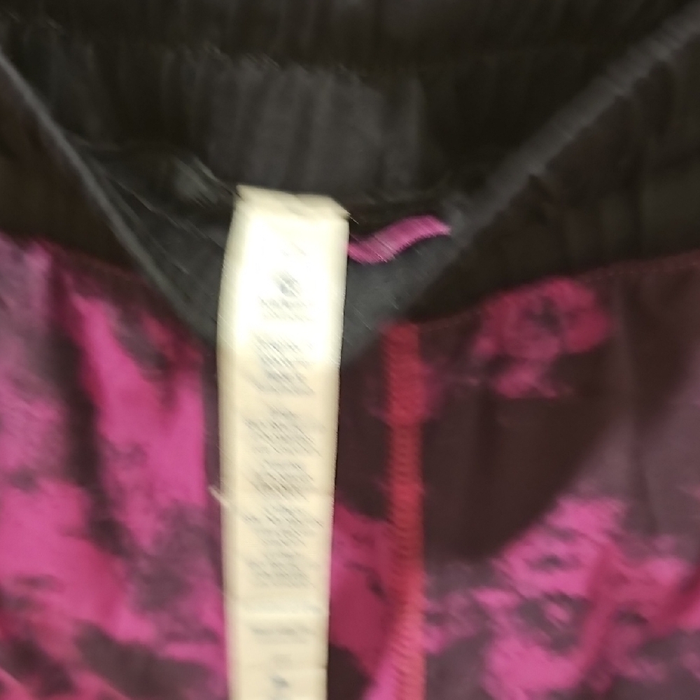 Lululemon Tracker Short III in the Breezie Regal Plum Black print; EUC; Size 12 - Picture 9 of 11
